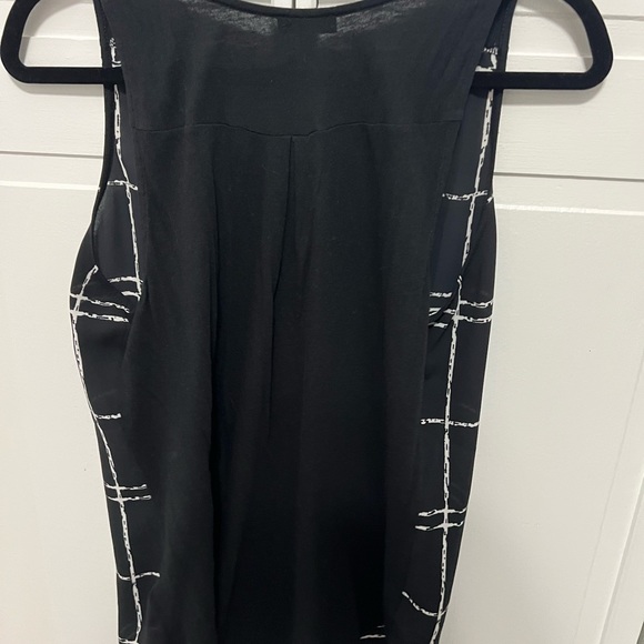 Express sleeveless top - Picture 3 of 3